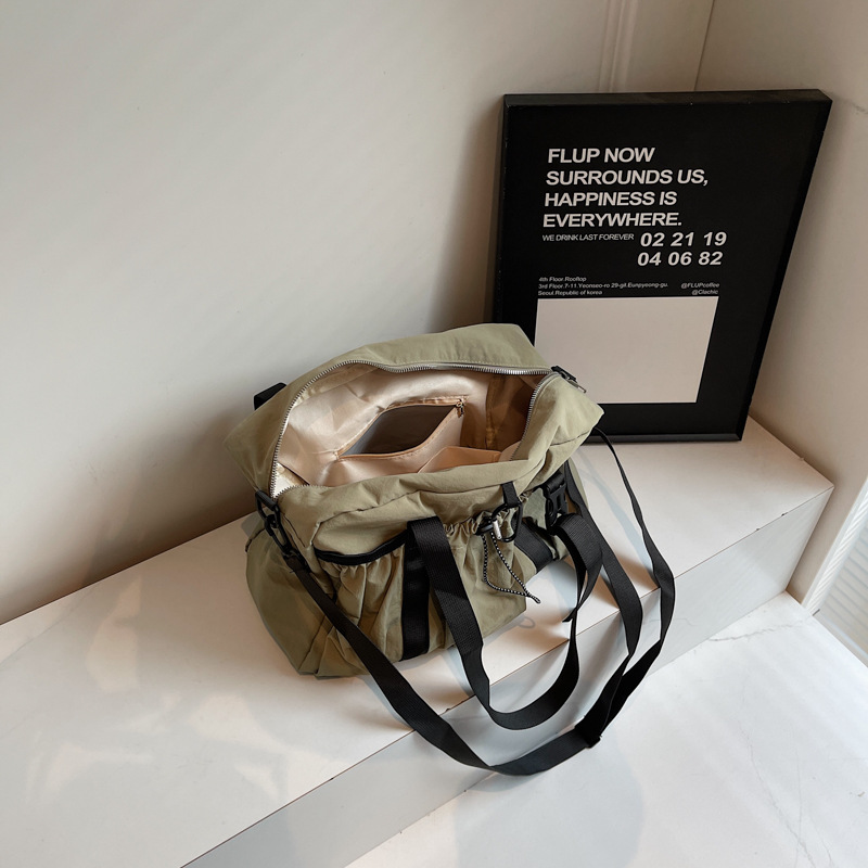 Sporty, lightweight crossbody fitness bag, ins, simple, large-capacity, laid-back, short travel bag, student handbag for class Specification drawing