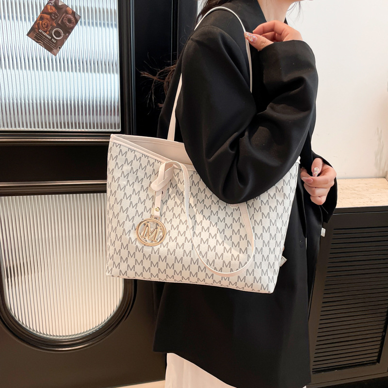 Fashionable and high-end bag for women, 2025 new versatile casual tote bag, commuting stylish handbag, shoulder bag Specification drawing