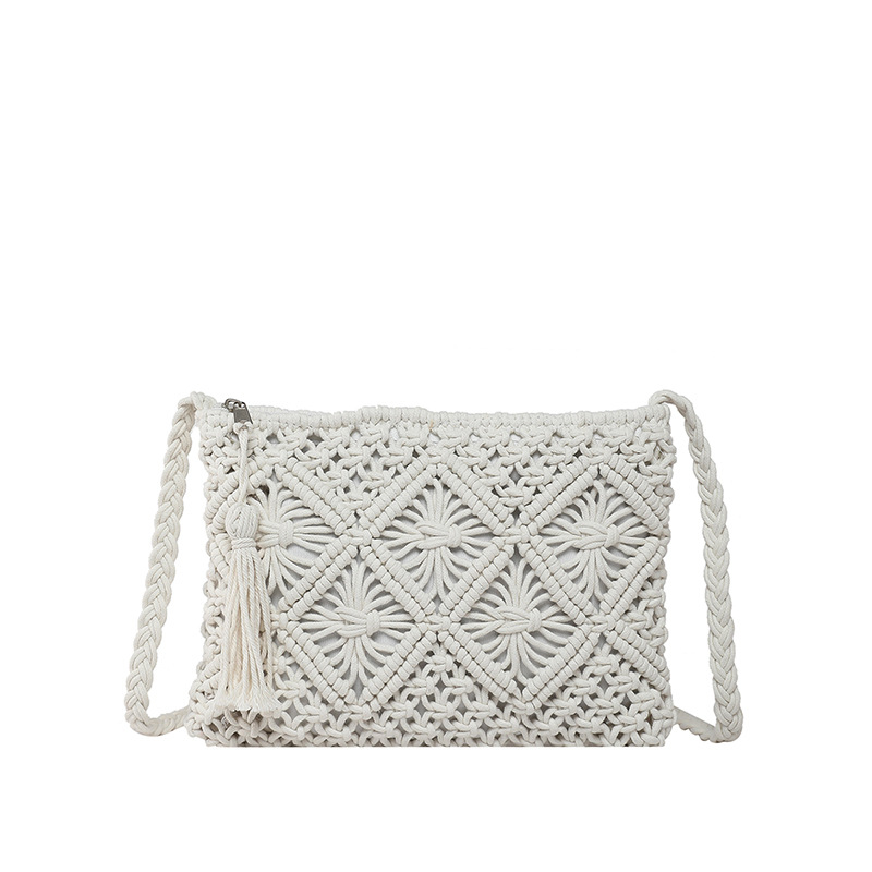 This is a new, fashionable and versatile single-shoulder crossbody bag for women's Spring/Summer 2025. It is a casual and high-end woven straw bag Item Picture