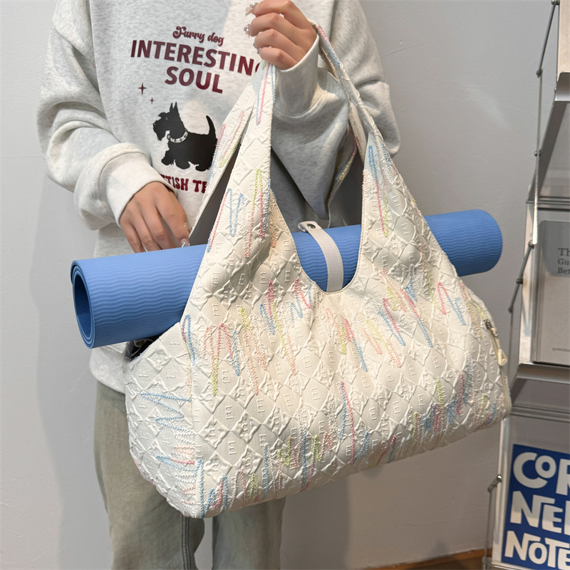 New crossbody bag, casual yoga bag, niche handbag, travel storage, travel bag, yoga mat and fitness bag details Picture