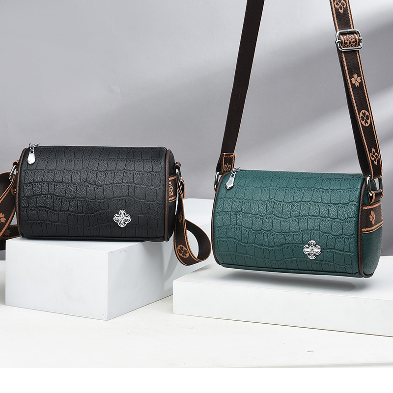 Boston Small Round Bag 2022 New Style Fashionable and popular pillow bag, high-end crossbody single-shoulder bag for women, one-piece consignment Application Scenario