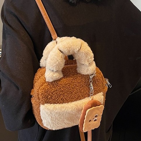 Cute cake-shaped autumn and winter small bags, plush bags, niche design, color-blocking hand-held crossbody bags and backpacks full figure