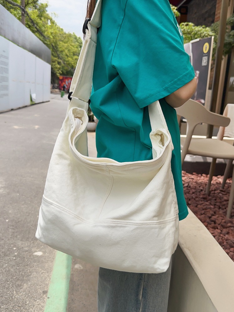 Canvas crossbody bag, women's Instagram casual, artistic and retro single-shoulder bag, laid-back style, college student class backpack, tote bag details Picture