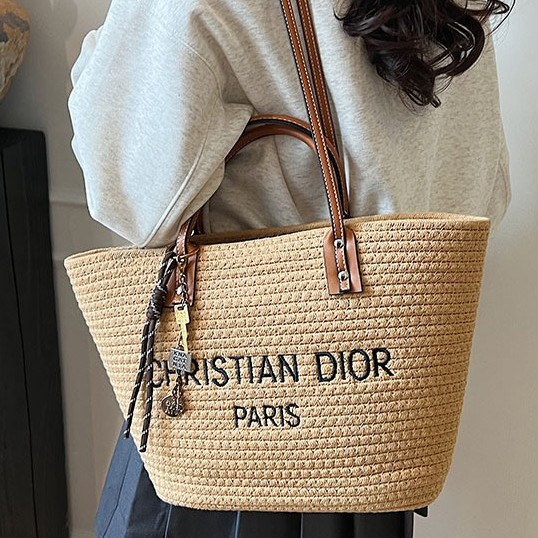 Cross-border 2025 Spring/Summer New high-end, fashionable and versatile single-shoulder bag, women's large-capacity straw woven bag, tote bag full figure