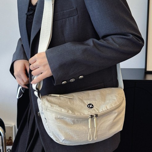 Fashion Women's Bag 2024 Autumn New Nylon fabric dumpling bag single-shoulder bag, cross-border trend casual crossbody bag for women Application Scenario