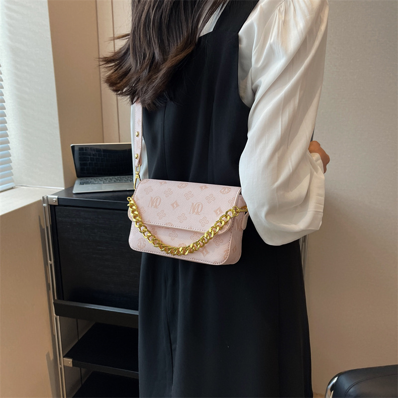 Factory wholesale vintage monogram chain handbags for women, new high-end and fashionable single-shoulder crossbody small square bag customization details Picture