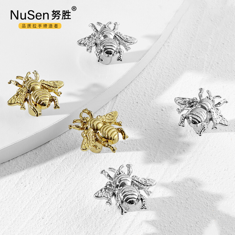 Golden bright bee-shaped handle, pure copper, cute, unique and creative cartoon, solid cabinet door, drawer, single-hole handle full figure