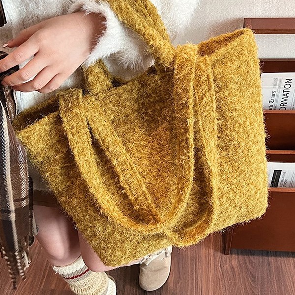 New autumn and winter fashion plush bags, super soft and cute bags, versatile shoulder bags, large-capacity tote bags Specification drawing