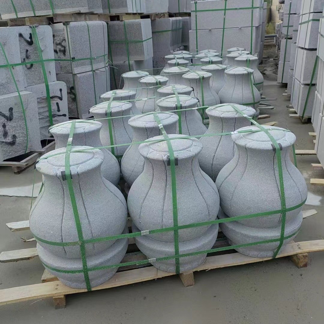 Granite roadblock stone pillars, sesame grey vehicle bollards, sidewalk vehicle stop stone pillars and piers, river protection stone pillars and railings details Picture