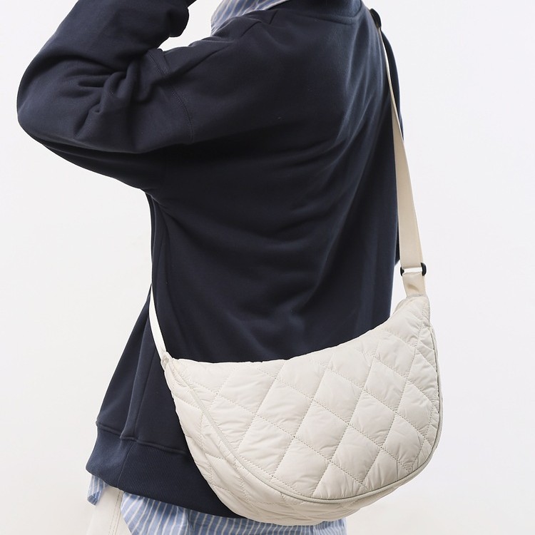 2024 new cotton-padded jacket, diamond-shaped dumpling bag, large-capacity single-shoulder crossbody bag, cloud bag, lightweight crescent bag Specification drawing