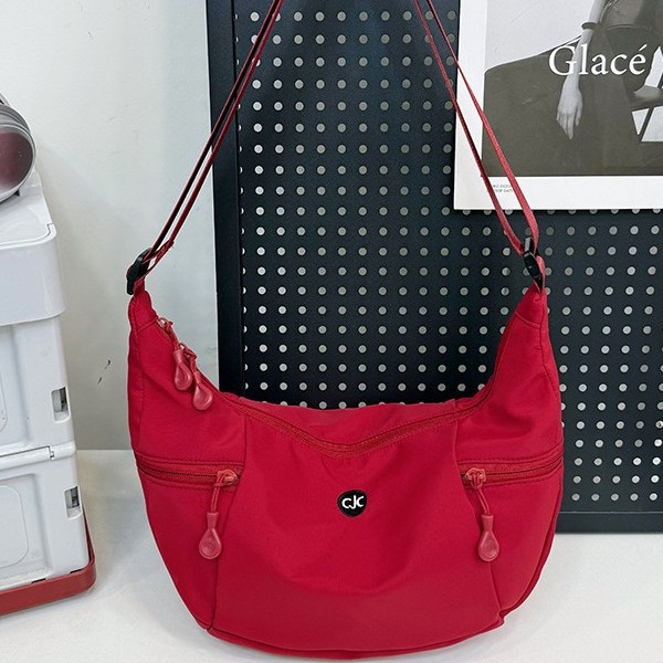 Japanese-style ultra-light waterproof fabric bag, versatile single-shoulder bag for men and women, crossbody bag, multi-functional nylon lightweight waterproof horn bag full figure