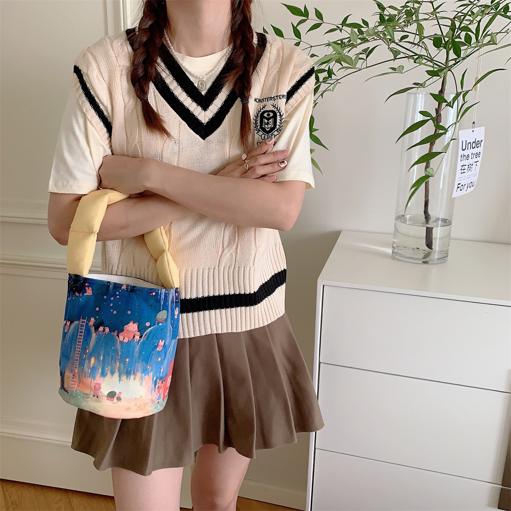 38102 Small bag for going out to work, light hand-held canvas bag, cartoon cute cotton-filled hand-held bag for female students Application Scenario