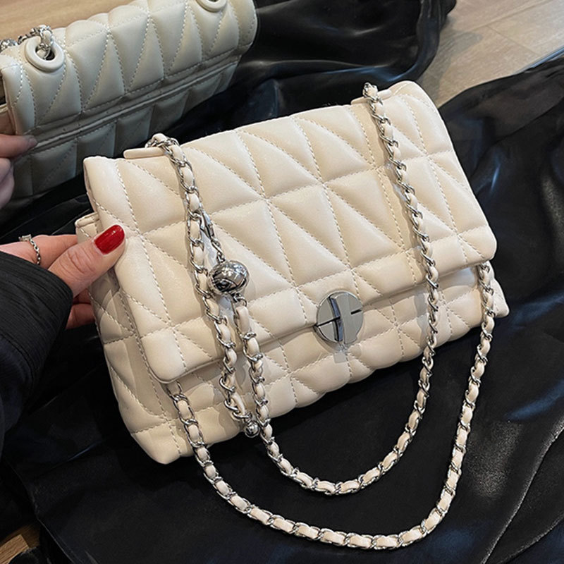 High-end texture, versatile summer women's bag 2023 new style, Korean diamond-shaped style chain, niche but super popular, single-shoulder armpit full figure