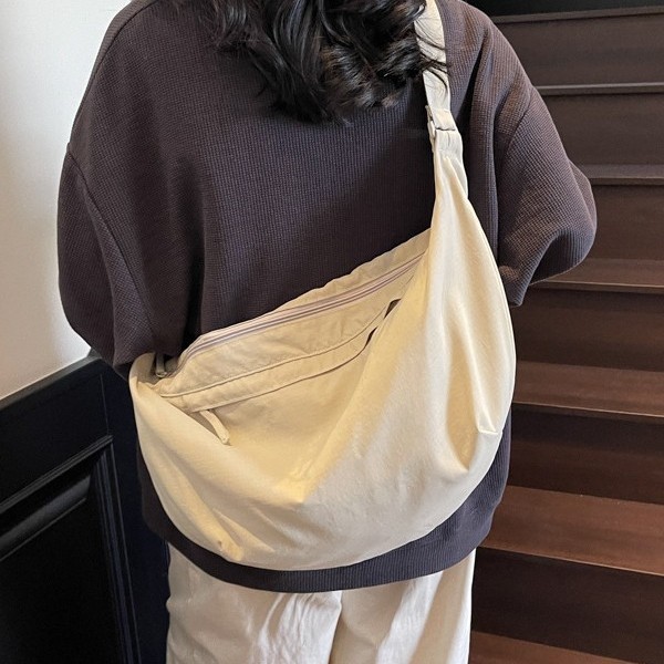 Dumpling Bag for Girls: Simple and laid-back commuting style, large-capacity lightweight single-shoulder bag, casual Korean-style relaxed crossbody bag for class full figure