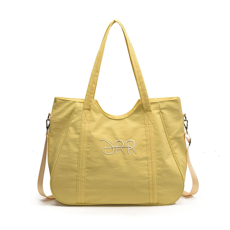 Large-capacity, lightweight and casual single-shoulder bag, a simple and portable crossbody bag for female college students' commuting to class Item Picture