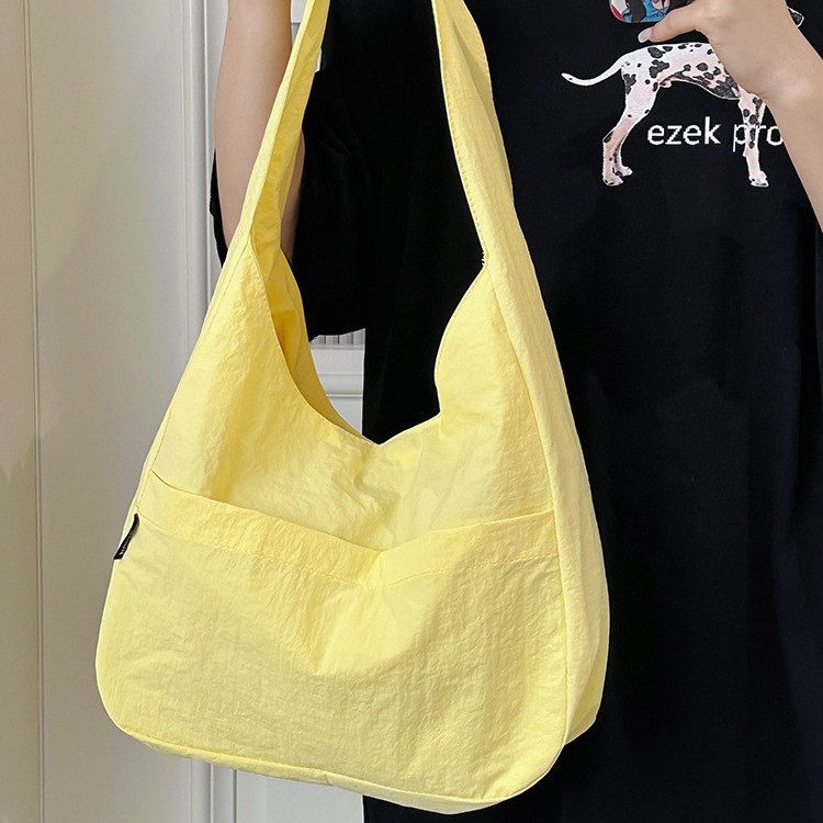 Fashionable tote bag, solid-color backpack, lightweight and versatile, simple student commuting bag, large-capacity single-shoulder bag, student class bag Specification drawing