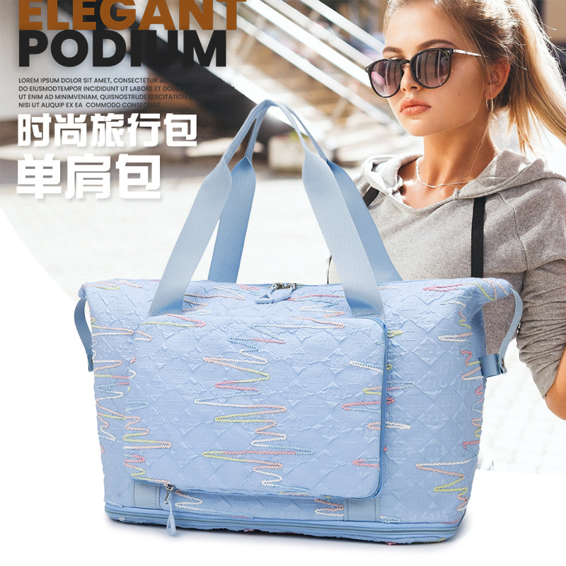 The new folding luggage bag is a lightweight and large-capacity travel bag for women, with an extendable and expandable hand-held storage bag that can be fitted with a pull rod full figure