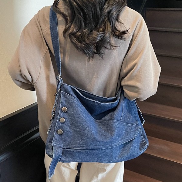 Fashionable retro denim large-capacity bag for women, new Spring/Summer 2025 commuter crossbody single-shoulder tote bag full figure