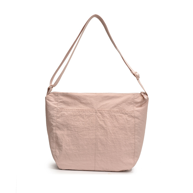 A lightweight nylon tote bag designed for women in 2025, a versatile high-capacity single-shoulder crossbody bag for commuting in South Korea Item Picture