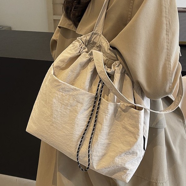 Casual large bag for women, 2025 new nylon fabric large capacity single-shoulder bag, lightweight, versatile tote bag for school and commuting full figure