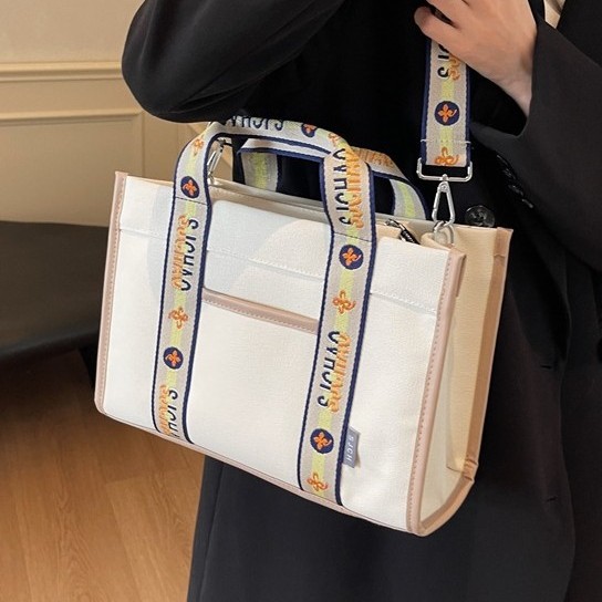 Large-capacity, fashionable new tote bag, high-end quality underarm bag, class commuting bag, trendy embroidery casual commuting bag details Picture