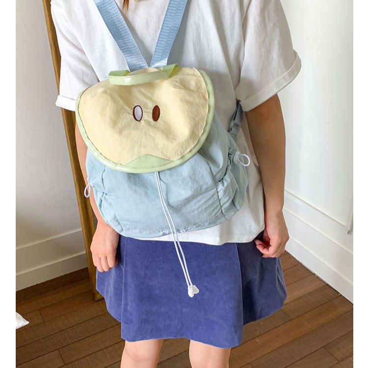 New women's school-style backpack 2025, ultra-light travel small backpack, versatile commuter travel backpack wholesale Application Scenario