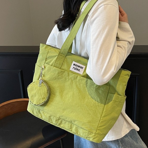 Simple and fashionable large-capacity single-shoulder bag 2025 new spring simple and retro casual tote bag for commuting to school for women full figure