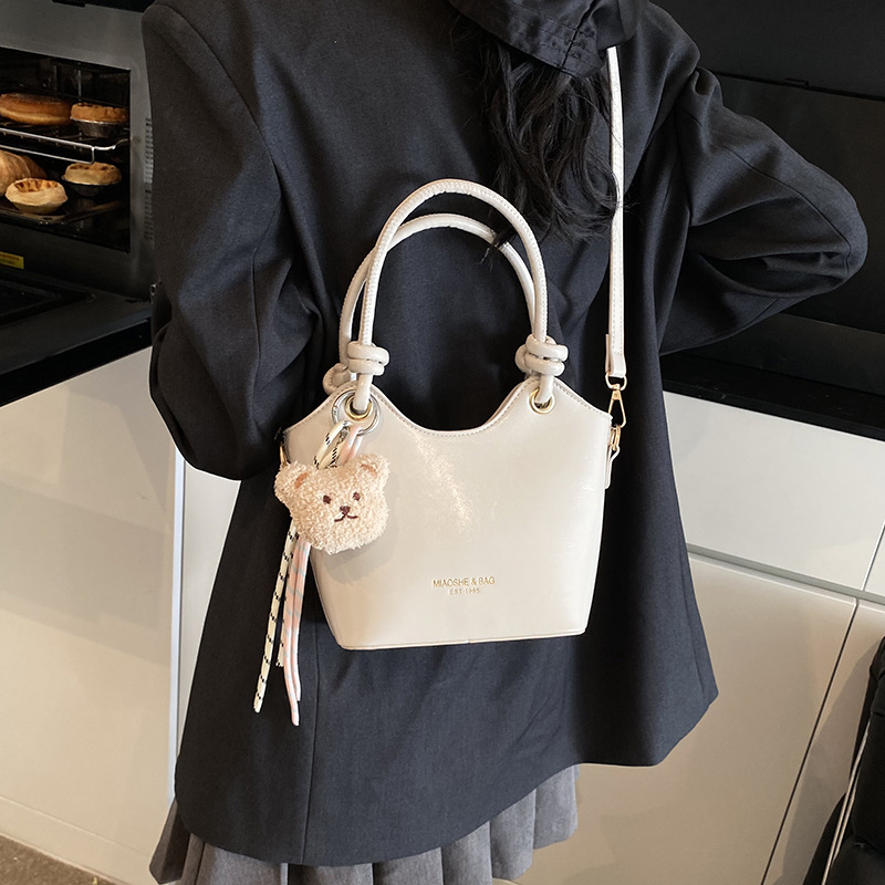 Korean version work commute handbag for women 2025 New style High-end soft leather fashionable single-shoulder underarm bucket bag Specification drawing