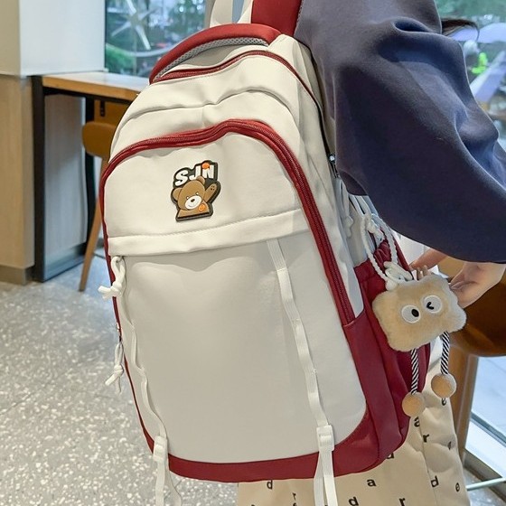 This cute and fresh schoolbag for female students has a large capacity and high appearance level. It is a versatile and trendy backpack with a contrasting color design Specification drawing