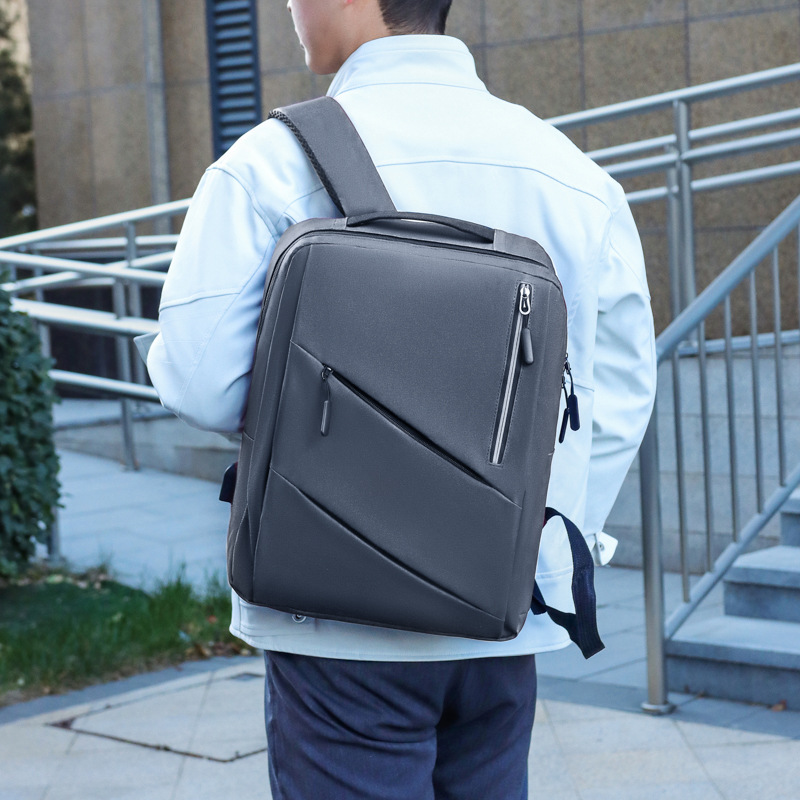 New fashionable black men's backpack, large-capacity business commuting backpack, high school schoolbag and computer bag Application Scenario
