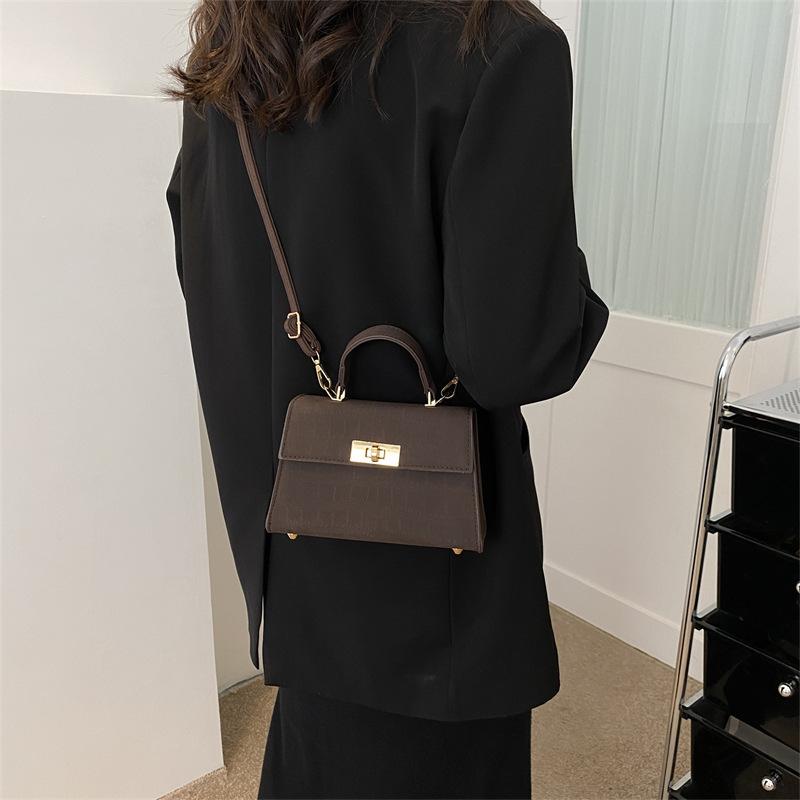 New women's bag for spring 2023, a fashionable crossbody minimalist commuter bag, a trendy Korean-style simple single-shoulder bag Specification drawing