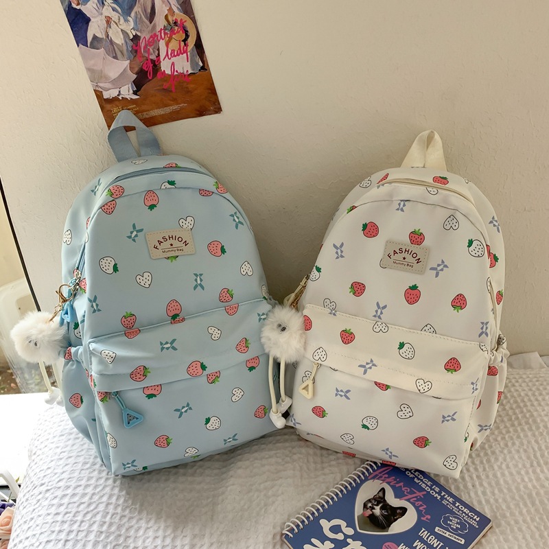 Cross-border Korean version cute campus schoolbag for primary school girls, super lightweight, back-protecting and load-reducing schoolbag for junior and senior high school students Application Scenario