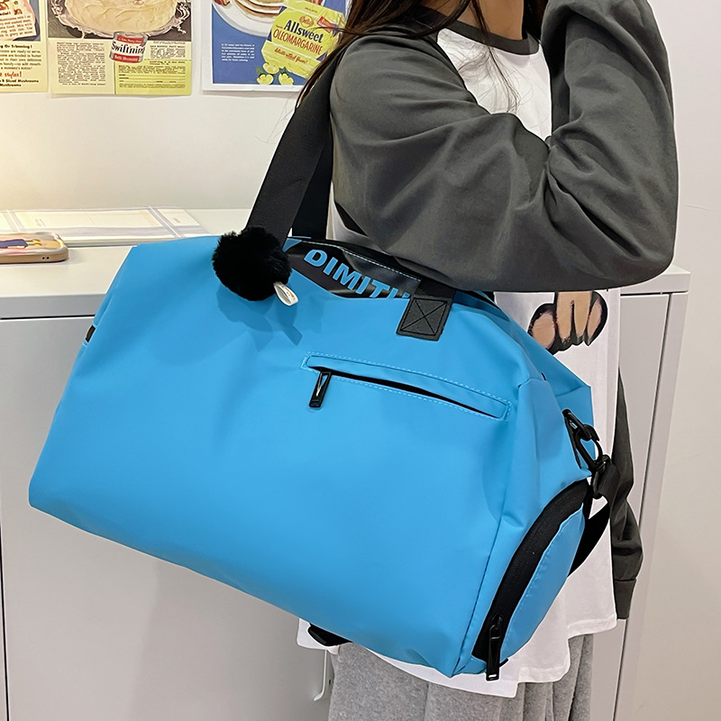 Fashionable, simple and large-capacity travel handbag, dry-wet separated swimming and fitness bag, trendy and lightweight carry-on luggage bag details Picture