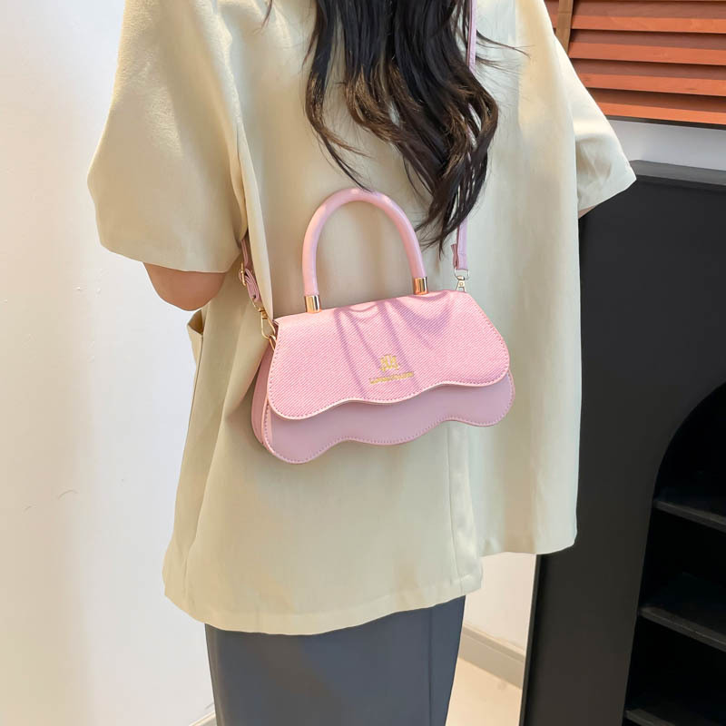 A casual, trendy and fresh crossbody bag with large capacity and color-blocking hand-held small square bag, a new summer commuting bag for 2025 Specification drawing