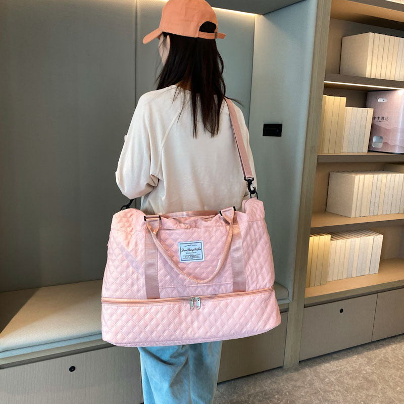 Fashionable waterproof travel diamond-shaped dry and wet separation sports handbag, yoga fitness bag, large-capacity shoe compartment travel bag Application Scenario
