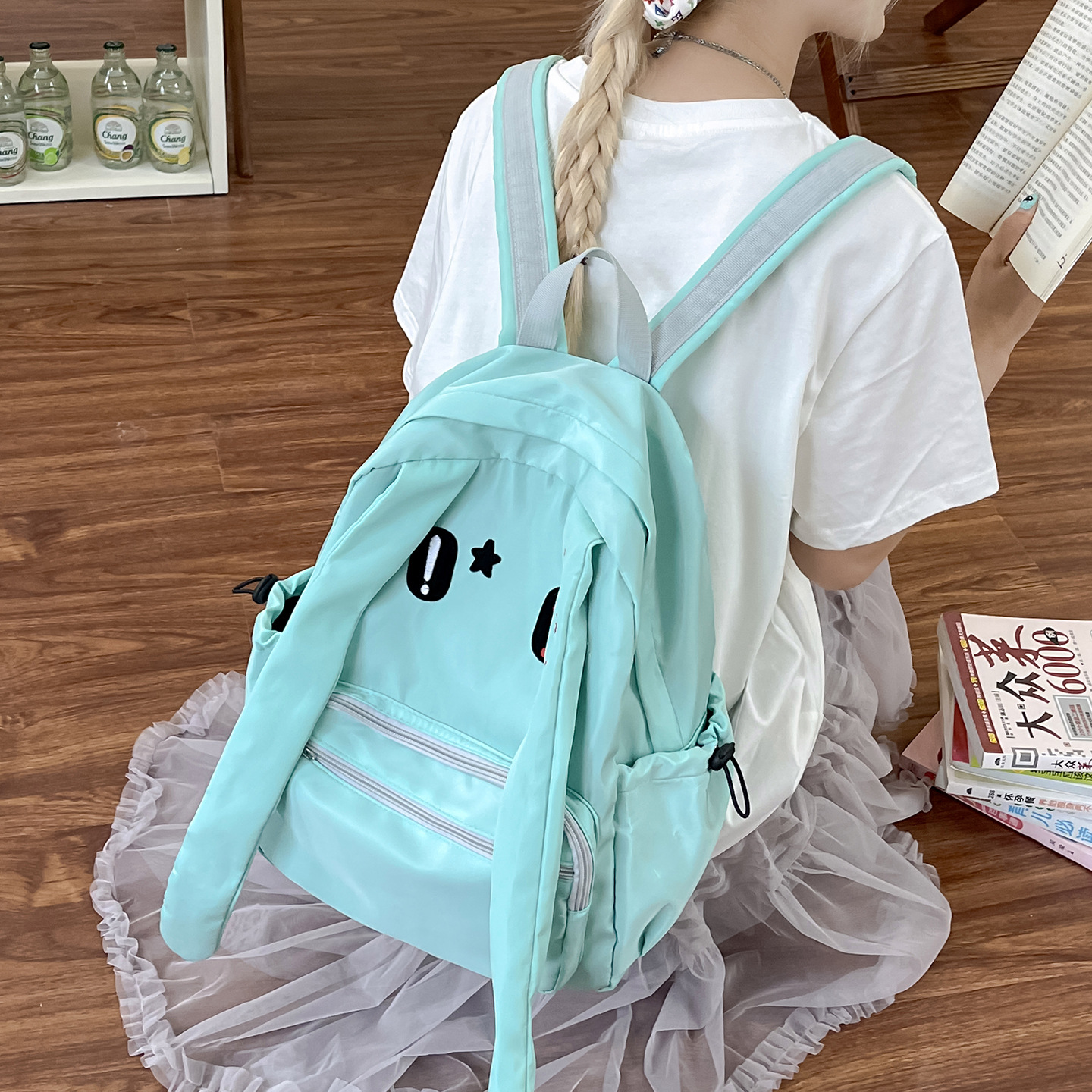 A cute Korean-style cartoon rabbit-ear backpack for girls, a unique and distinctive schoolbag, a new 2025 class bag Specification drawing