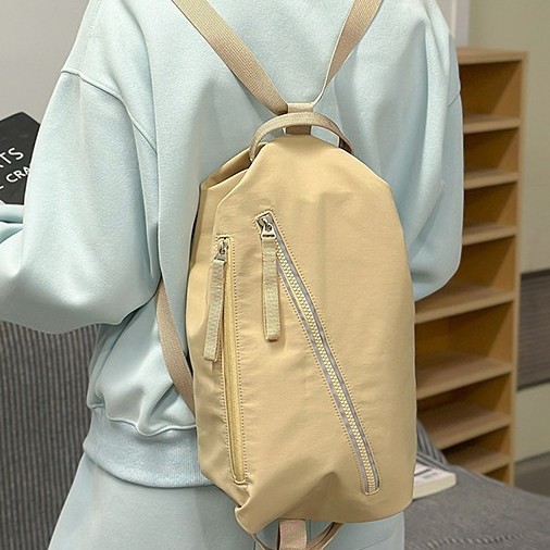 Multi-functional single-shoulder chest bag, fitness backpack, waterproof sports crossbody bag, large-capacity casual yoga bag crossbody bag Application Scenario