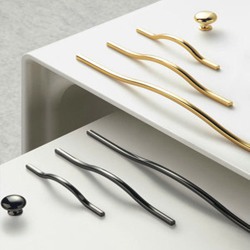 High-end wardrobe handle, light luxury, modern and simple cabinet, black and gold drawer, long handle, cabinet door, wardrobe door handle full figure