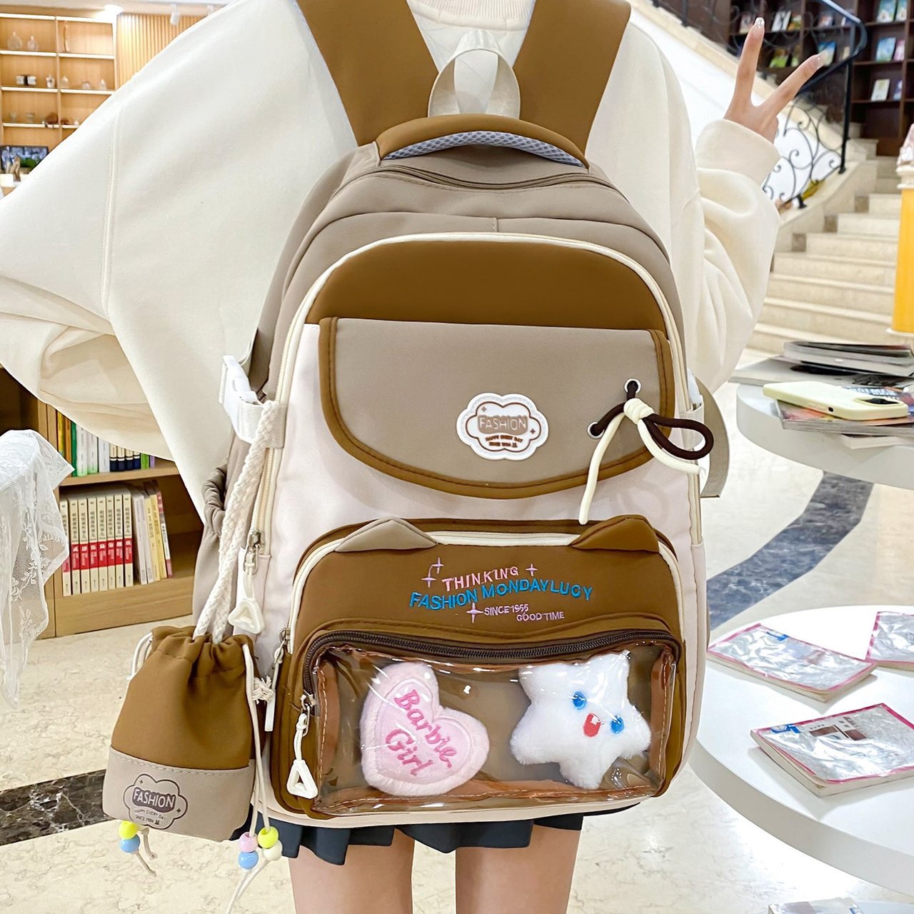 Cute cat, fresh and cute, large-capacity schoolbag for junior high school students, backpack for senior high school students, schoolbag with a college style and a girlish look full figure