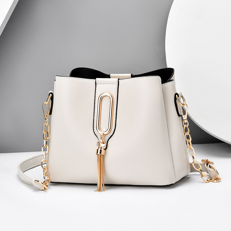 New 2022 solid color chain bag, fringed single-shoulder crossbody bag, trendy foreign trade consignment full figure