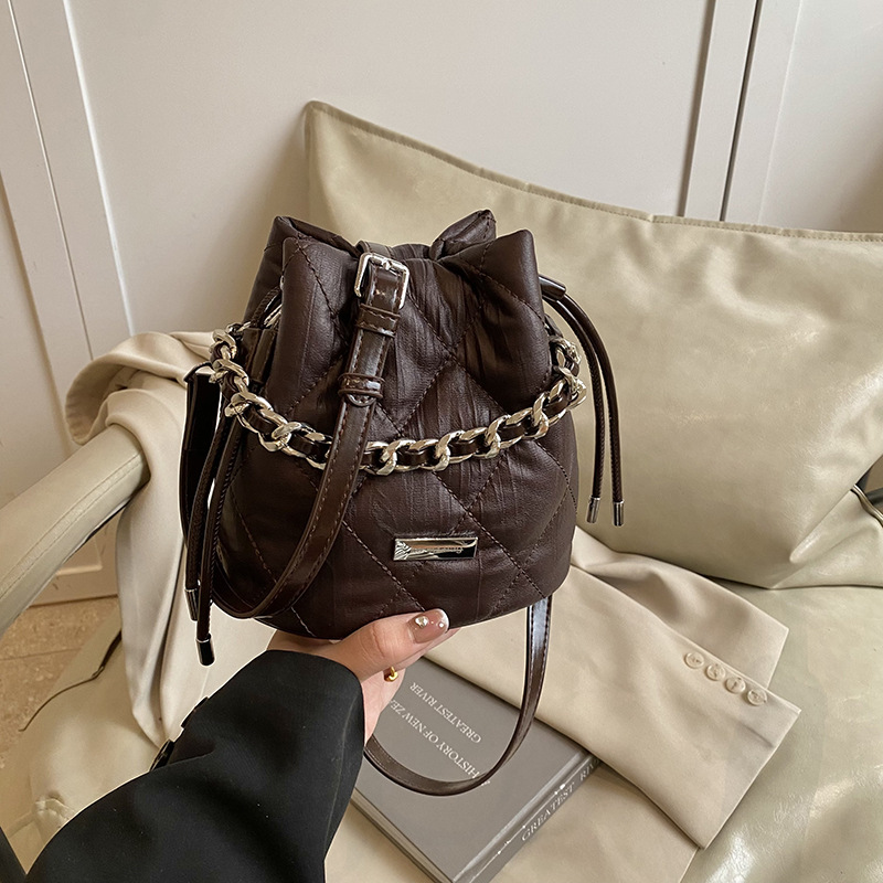 High-end diamond-shaped chain bucket bag for women, 2025 new niche light luxury single-shoulder crossbody bag, Korean version handbag details Picture