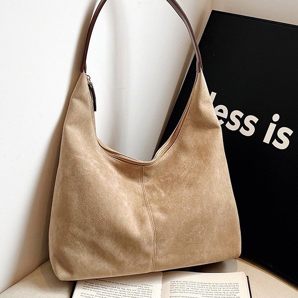 2024 New autumn and winter frosted velvet underarm bag, high-end women's tote bag, fashionable commuting large-capacity single-shoulder bag full figure