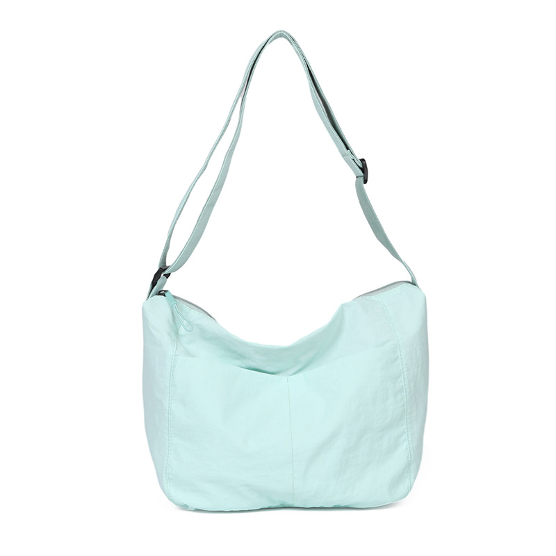 The 2025 new Korean niche lightweight Nylon Butote bag is a cute and trendy large-capacity single-shoulder crossbody bag for commuting Item Picture