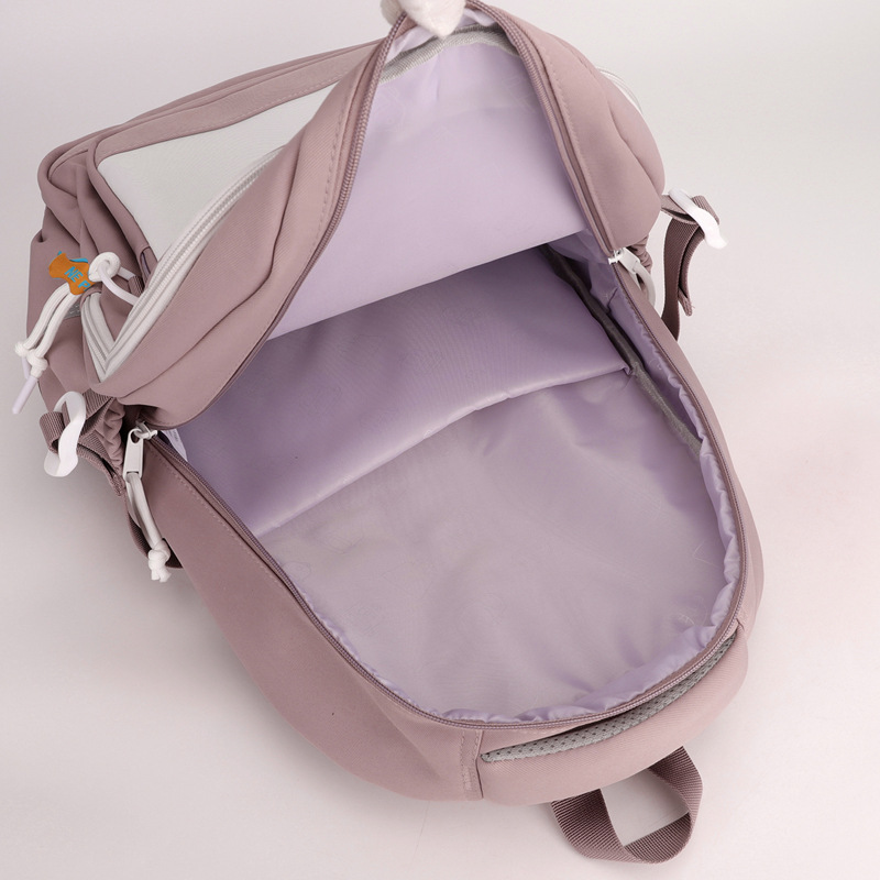 High-quality export-oriented backpack, Korean version of ins Academy style, large-capacity color-blocking backpack for grades 3-5 of primary school students Application Scenario