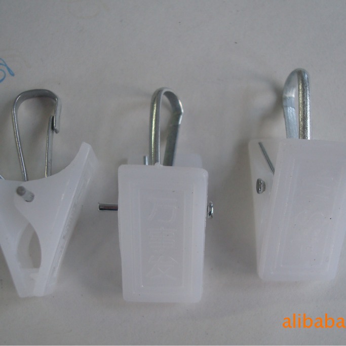 Factory wholesale plastic curtain white small clips with hooks, live mouth rings, curtain clips, and plastic small clips details Picture