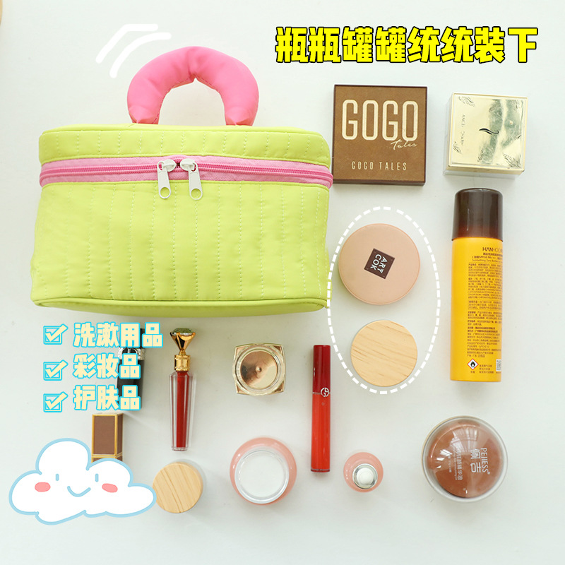 A small, large-capacity, cute, simple, waterproof cosmetic storage bag for Instagram, a portable handbag for going out Application Scenario