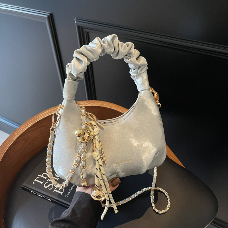 Pleated hand-held dumpling bag for women 2025 New style fashionable and versatile single-shoulder bag, trendy crossbody bag, simple and casual cloud bag details Picture