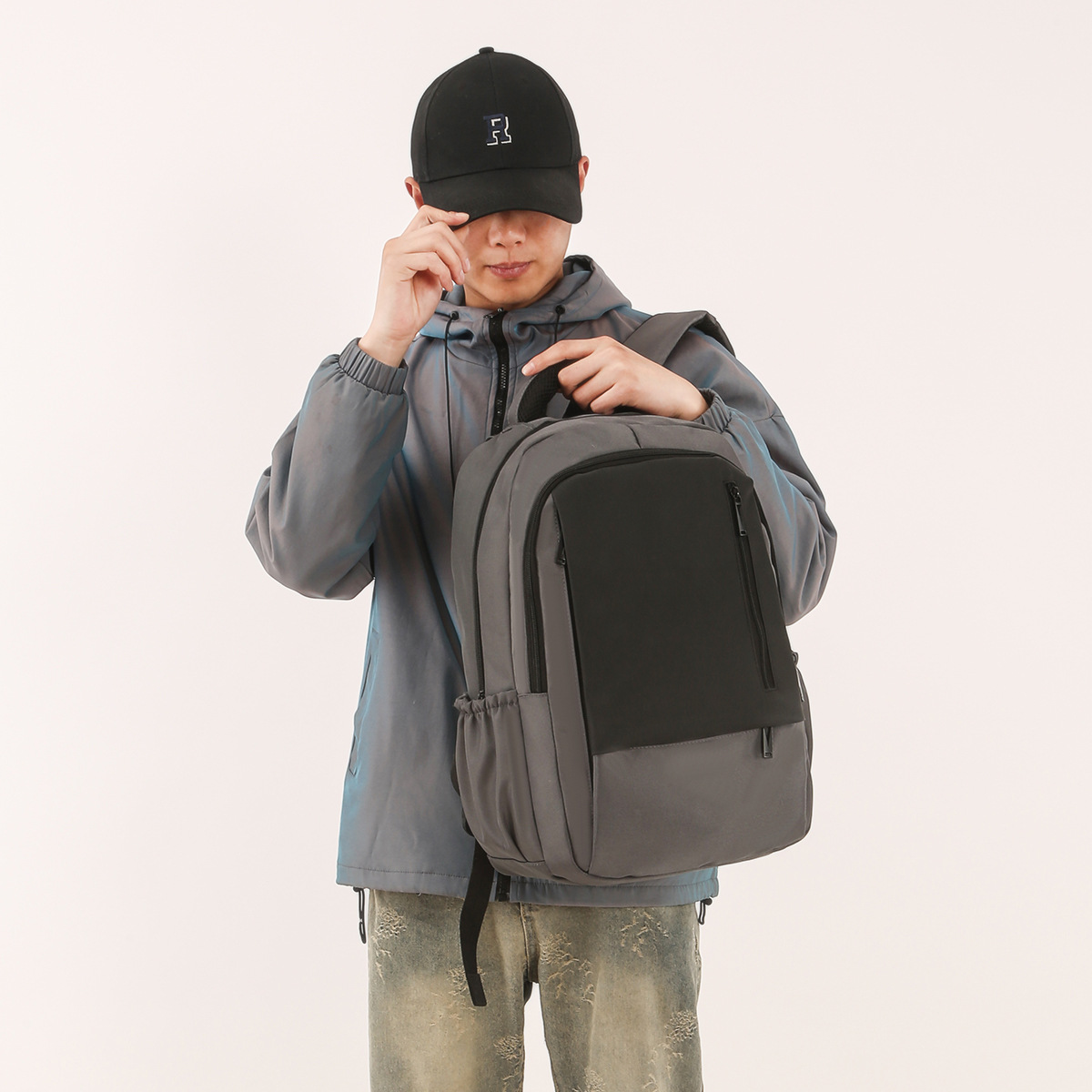 Wholesale of new fashionable business and casual backpacks for men, simple and large-capacity computer bags, commuting and travel bags full figure