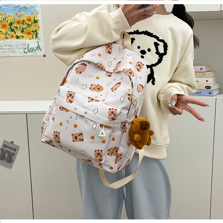 Fashionable and simple Capibara printed backpack for students, high appearance level and large capacity for junior high school students Application Scenario