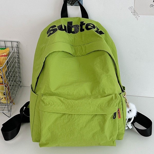 Male college students' fashionable large-capacity backpacks and female high school students' portable large-capacity computer backpacks are in vogue full figure